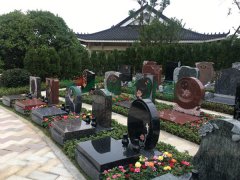 艺术墓碑：展现生命的故事，传达永恒的情感